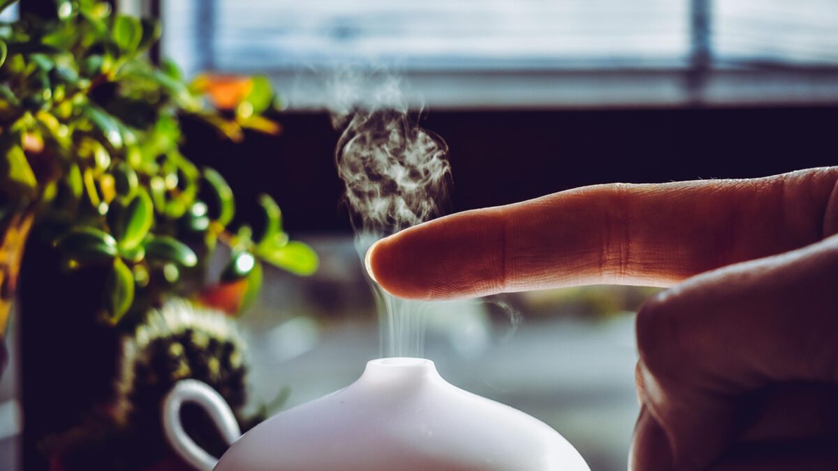 Oli essenziali per diffusore: profumare casa in modo naturale